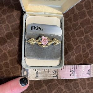 1928 Brooch Pin VINTAGE 🌸